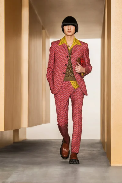 Look 43